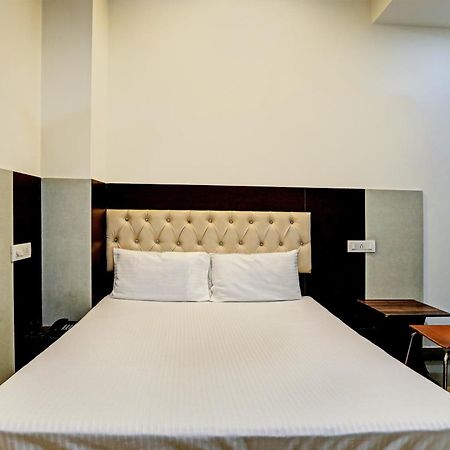 Oyo Hotel The Red Hut Chandigarh Bagian luar foto