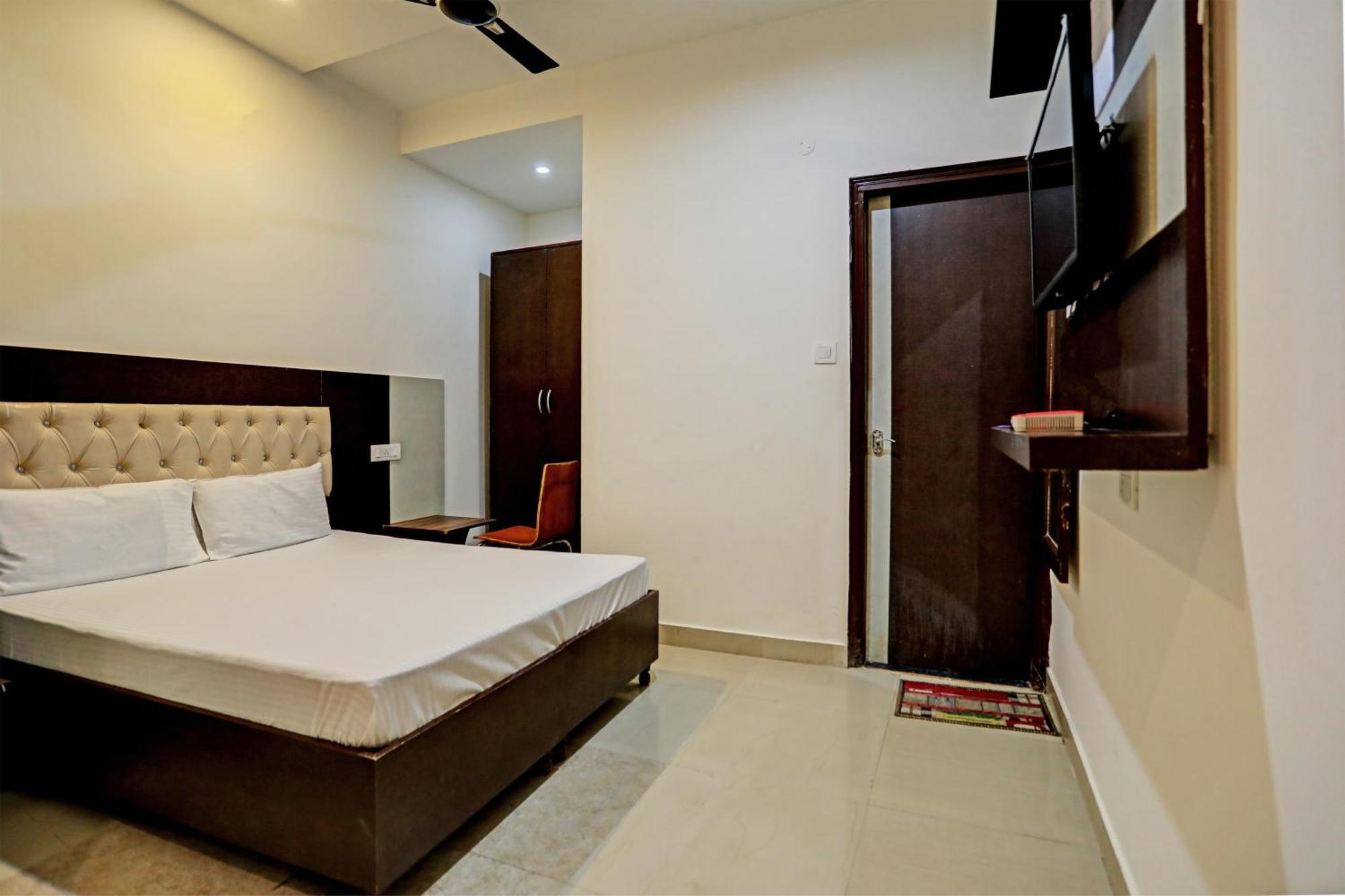 Oyo Hotel The Red Hut Chandigarh Bagian luar foto