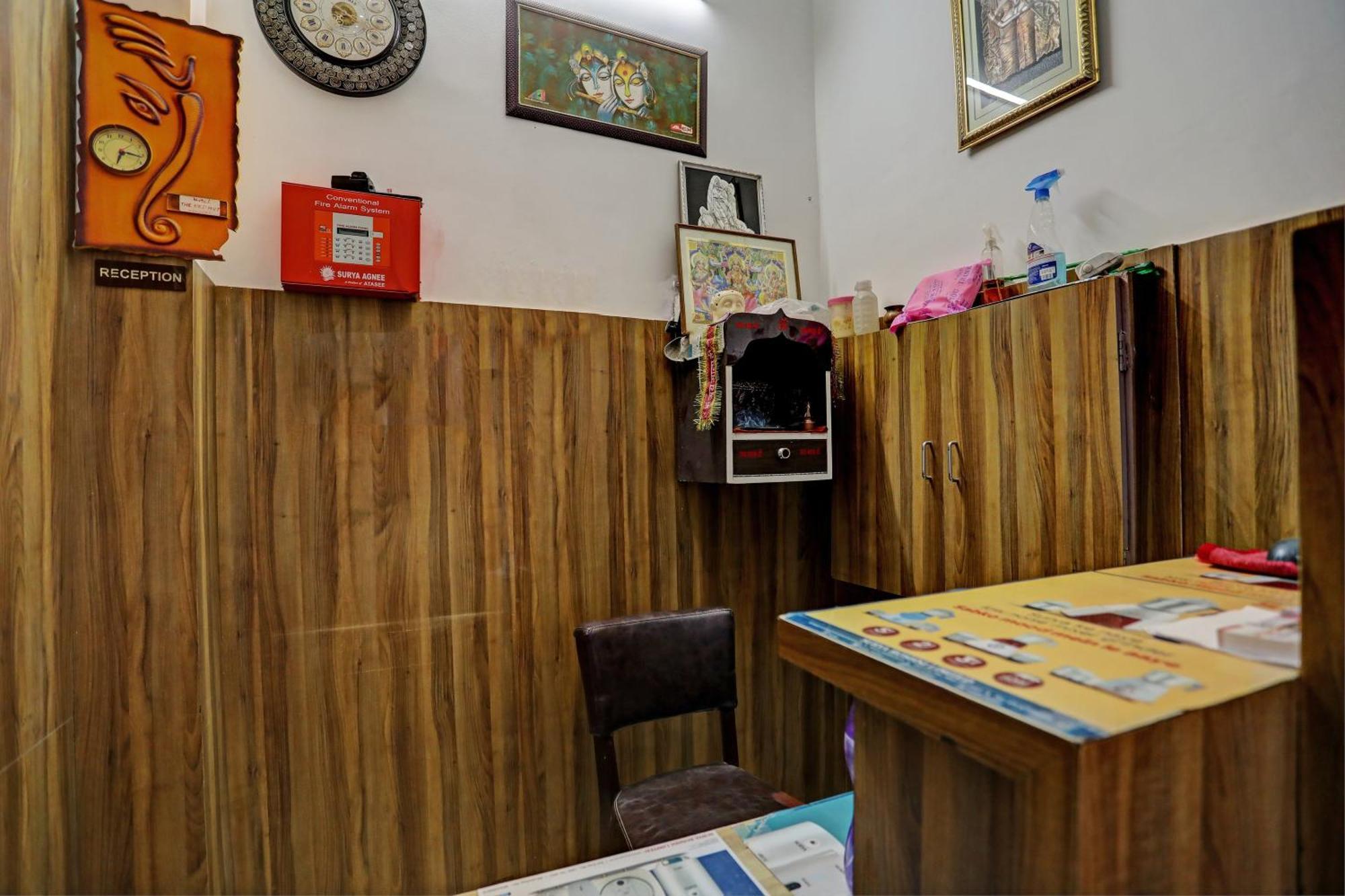 Oyo Hotel The Red Hut Chandigarh Bagian luar foto